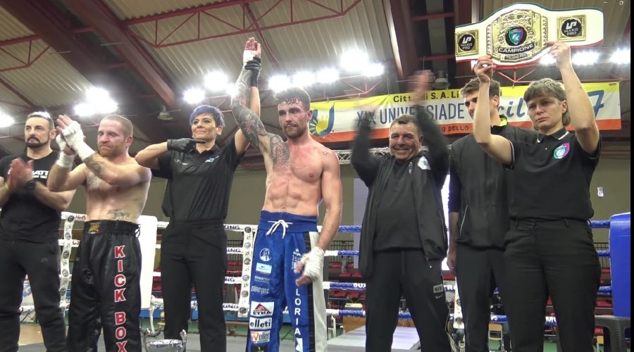 Kickboxing, il catanese Francesco Strano campione d’Italia, battuto Petroni. “Lascio la carriera con la ciliegina sulla torta”