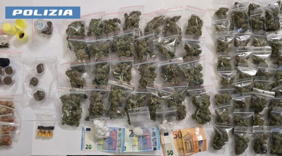 Marijuana, cocaina e hashish in auto: arrestate due donne-pusher
