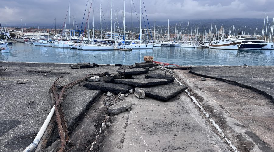 Porto di Riposto, chiesto urgente tavolo tecnico con i dipartimenti regionali. Vasta: “Dobbiamo garantire il lavoro dei pescatori”