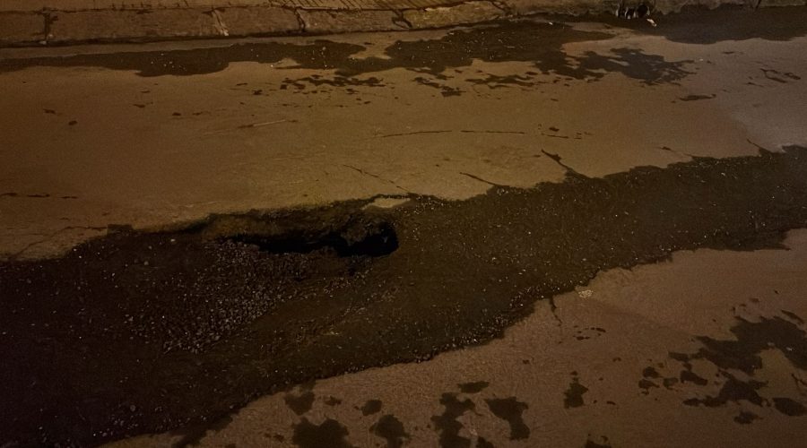 Giarre, ennesima voragine sul manto stradale. Il presidente del Consiglio Barbagallo: “Questo scempio deve finire”