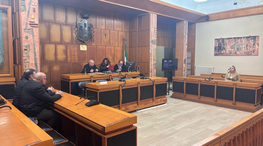 Giarre, seconda seduta di Consiglio deserta: la maggioranza di Cantarella si dissolve