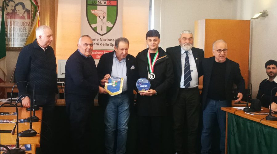 Fiumefreddo: conferito a Giuseppe Fiume il premio di “Atleta dell’Anno 2025”. Diversi i riconoscimenti VIDEO