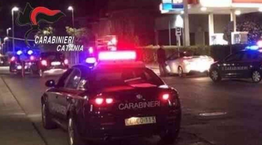 Investe con l’auto un 16enne in scooter e lo lascia incosciente sull’asfalto scappando via: denunciato