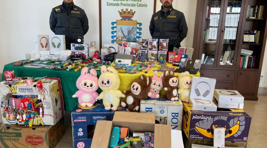 Contrasto della contraffazione: sequestrati circa 2.000 prodotti. Denunciato un ambulante