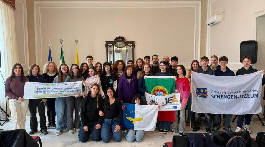 L’IIS ‘Amari Rizzo Pantano’ accoglie delegazioni di studenti europei per il progetto internazionale sul benessere a scuola