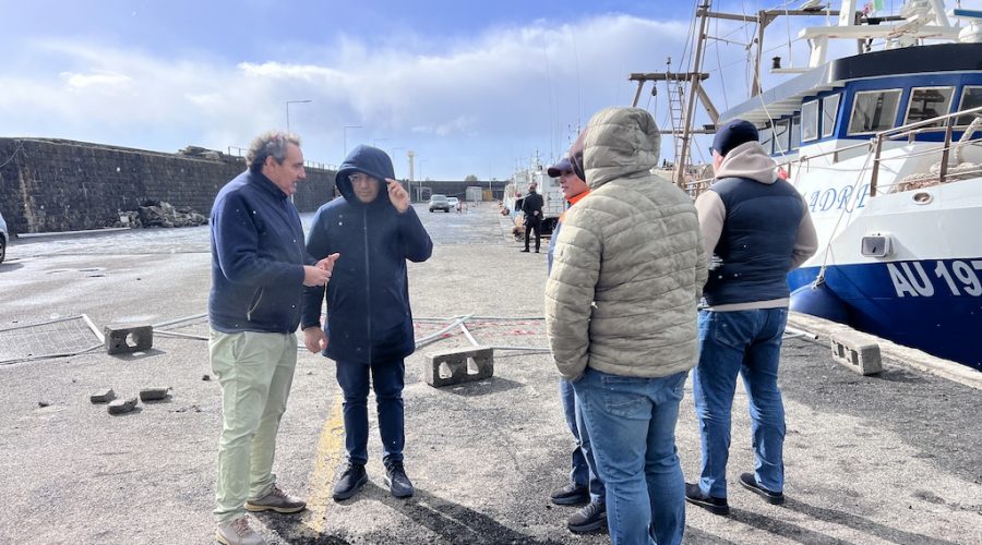 Porto di Riposto, sopralluogo del Genio Civile per il ripristino in somma urgenza di un tratto del molo foraneo