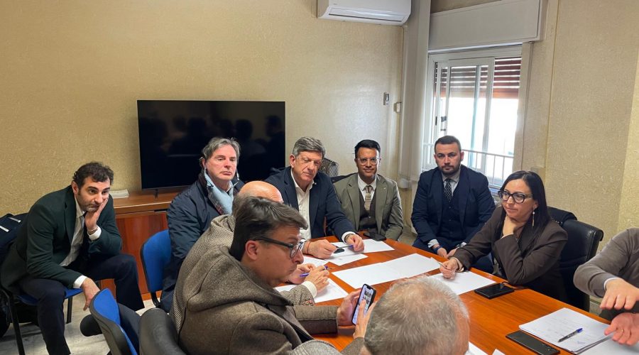 Riposto, presto il ripristino dell’ambulanza soppressa. Vasta: “Giunte rassicurazioni ma noi sindaci vigileremo”.