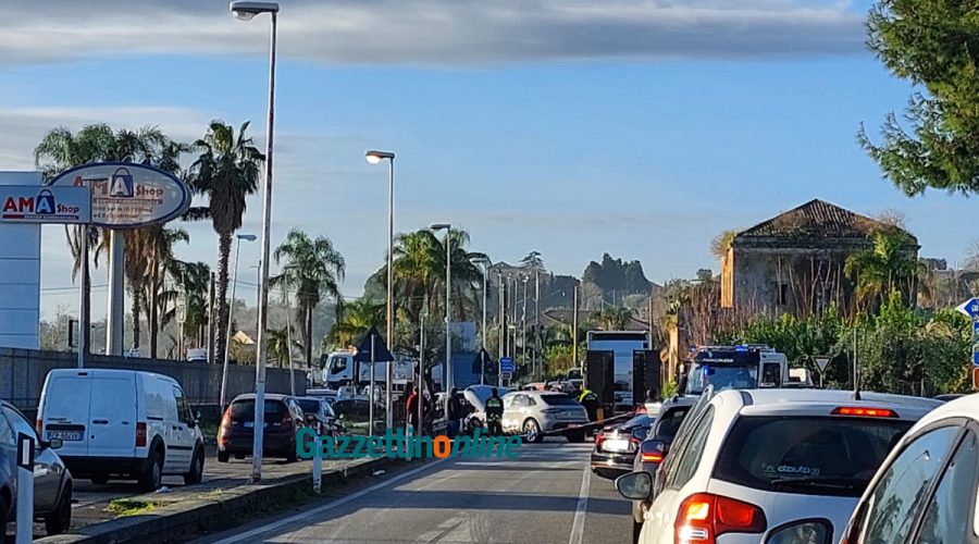 Giarre, violento incidente lungo la SS 114