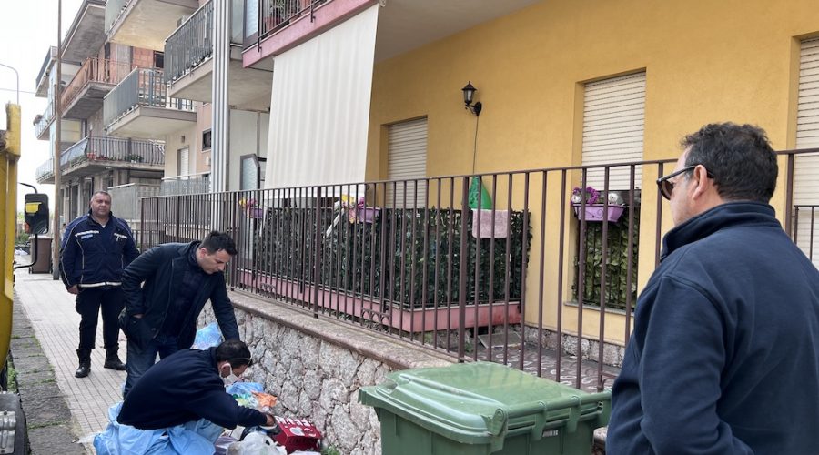 Fiumefreddo di Sicilia, controlli sul corretto conferimento dei rifiuti: individuati quattro trasgressori