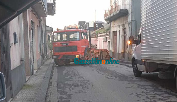Colpo nella notte a Zafferana: asportato il bancomat di una banca