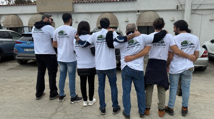 Flash mob per rilanciare Marina di Cottone–San Marco dopo il ciclone Harry: cittadini in cammino sul lungomare devastato VIDEO
