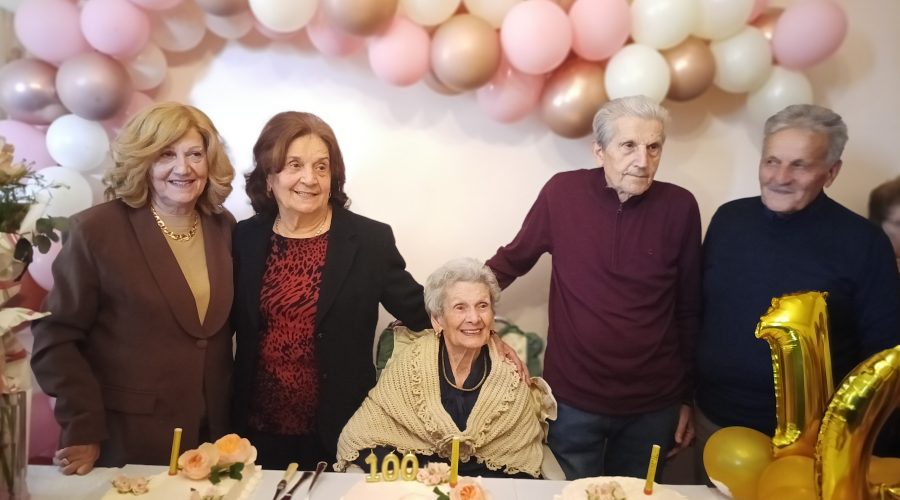 Fiumefreddo: nonna Rosa festeggia un secolo di vita