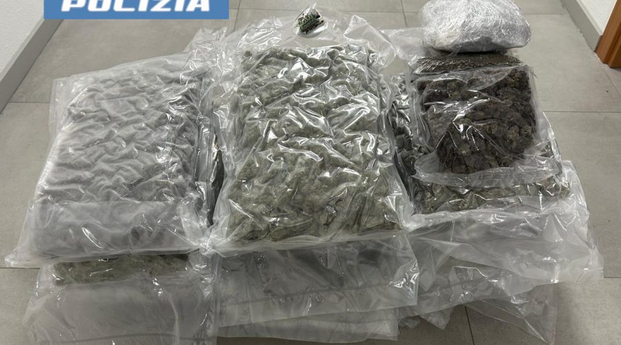 In auto con 15 kg di marijuana: manette per un 41enne