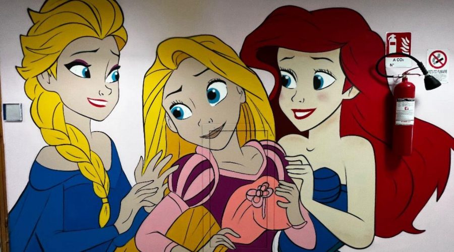 “Corsie a Colori” all’ospedale di Acireale: supereroi e mondi fantastici accolgono i bambini in reparto