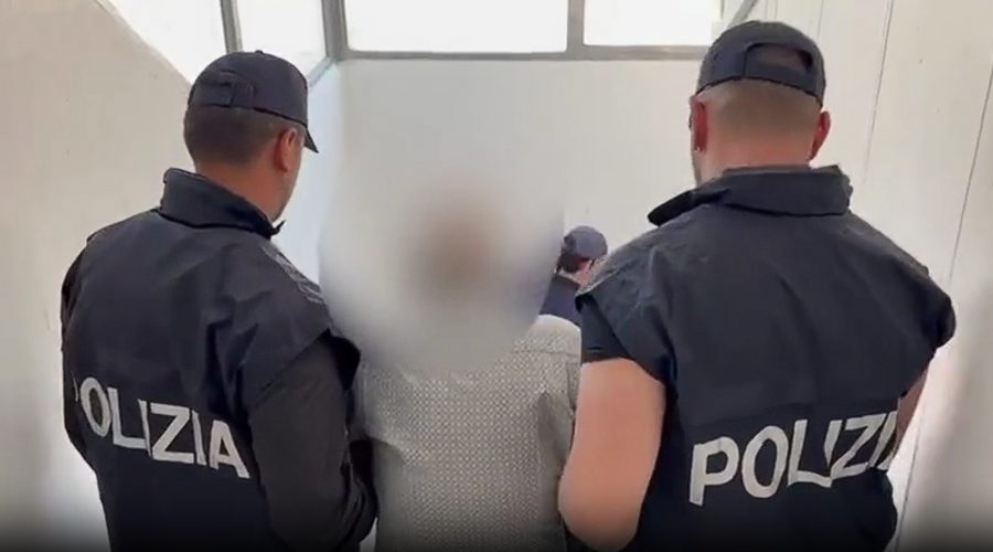 Corruzione e concorso esterno in associazione mafiosa: arrestato ex dirigente della Polizia Penitenziaria VD