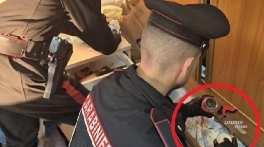 Operazione antidroga: scoperta una casa di spaccio, arrestato il pusher
