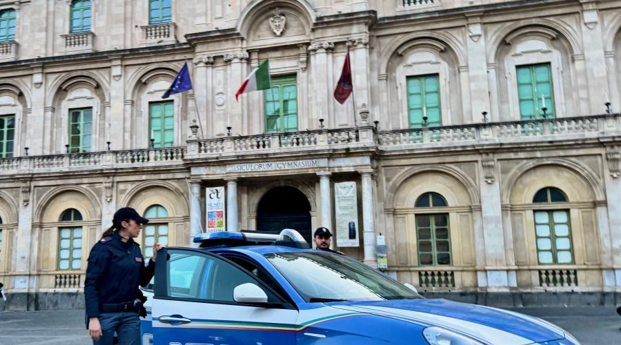 Evade dai domiciliari per rubare portafogli: beccata una 46enne