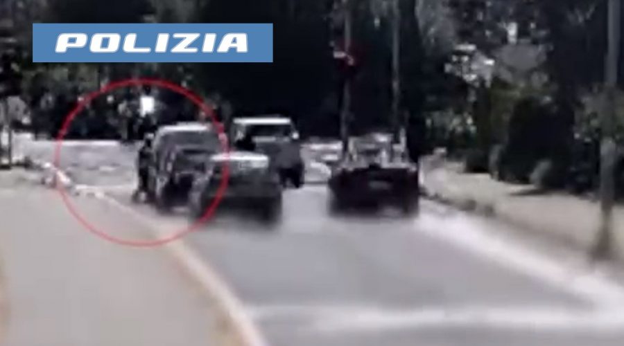 Rapinarono i dipendenti dell’incasso del supermercato mentre andavano in banca: arrestati VIDEO