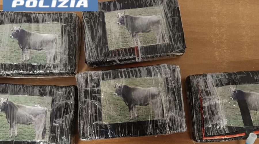 Ritrovata un’auto rubata con all’interno 5 kg di cocaina del valore di 400.000 euro