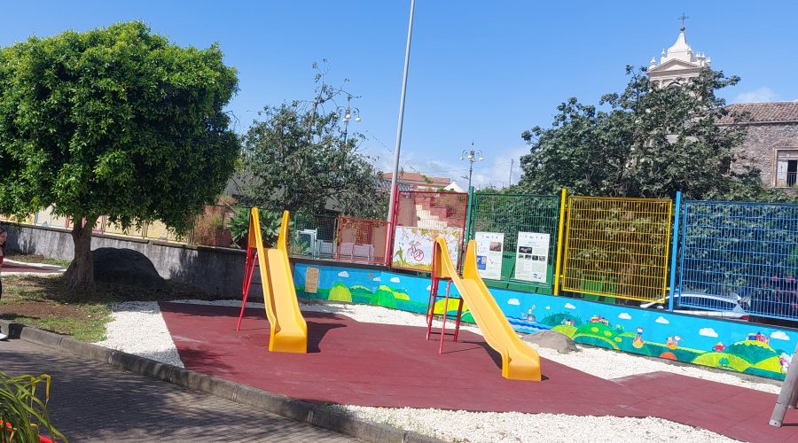 Giarre, a Trepunti inaugurato un parco giochi VIDEO
