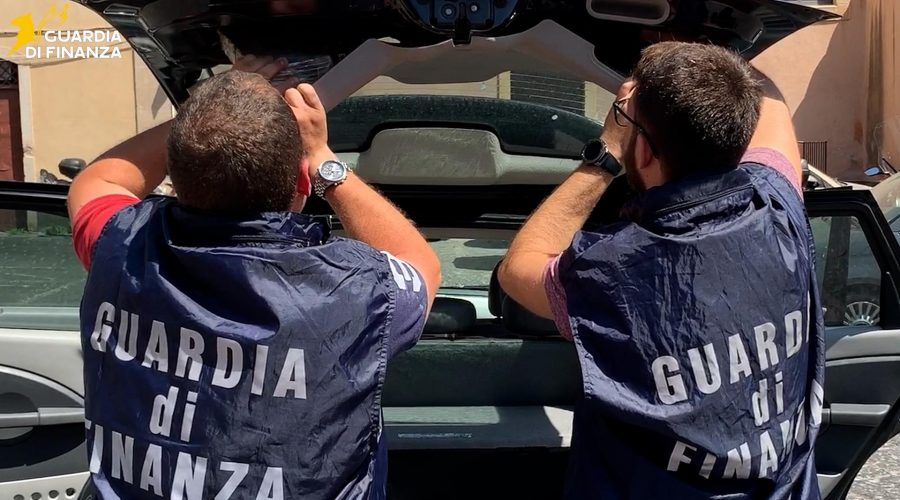 Deteneva oltre 2 kg di sostanze stupefacenti tra cocaina, marijuana e crack: arrestato
