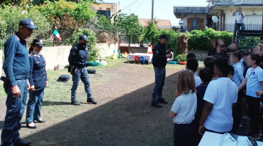 Giarre, educazione alla legalità con la Polizia di Stato nella scuola primaria “Lambruschini” di Altarello