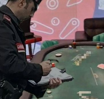 Randazzo, scoperta bisca clandestina: denunciati in nove VIDEO