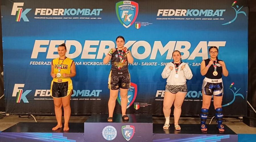 Greta D’Alba, studentessa del Liceo Leonardo, conquista l’oro ai Campionati Italiani Cadetti di Kickboxing nella specialità Kick Light