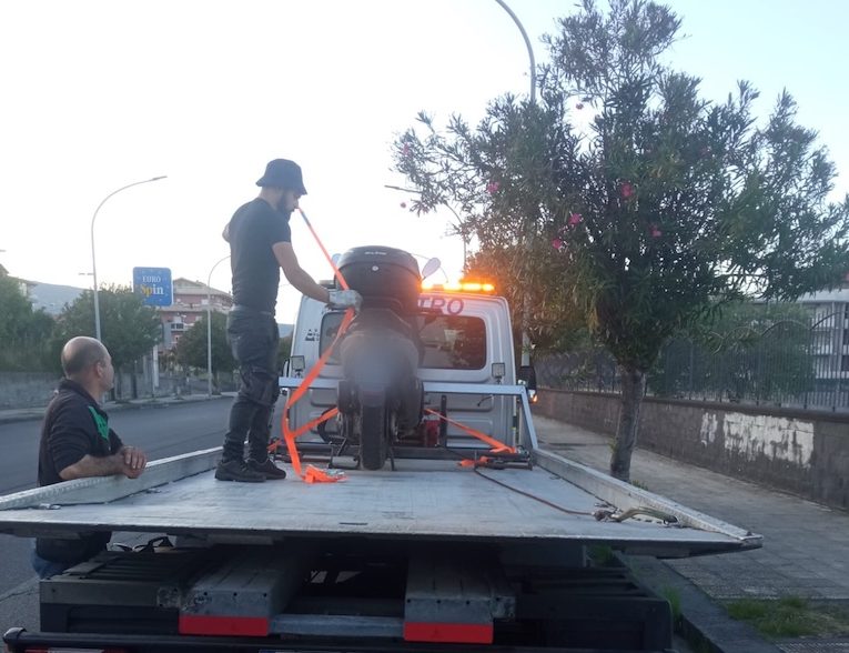 Riposto, controlli straordinari della Polizia Locale. Numerosi i verbali e sequestro di un motociclo privo di assicurazione