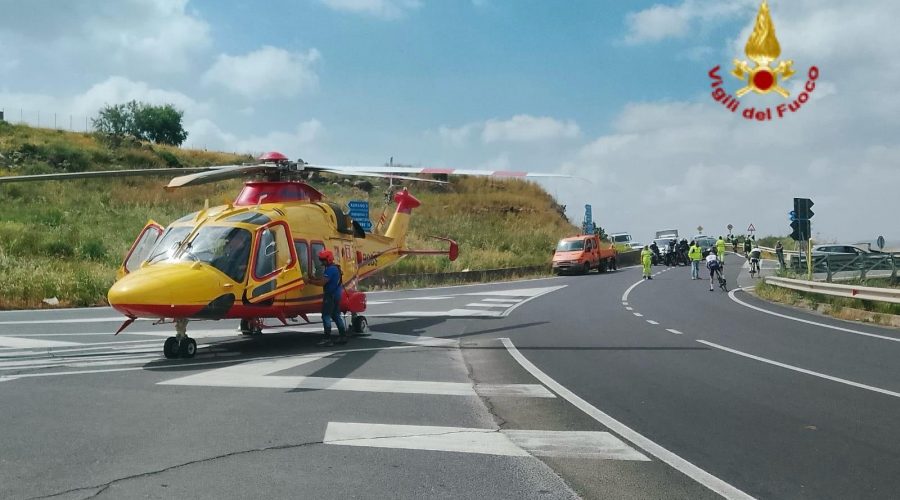 Incidente lungo la SS 121: diversi feriti
