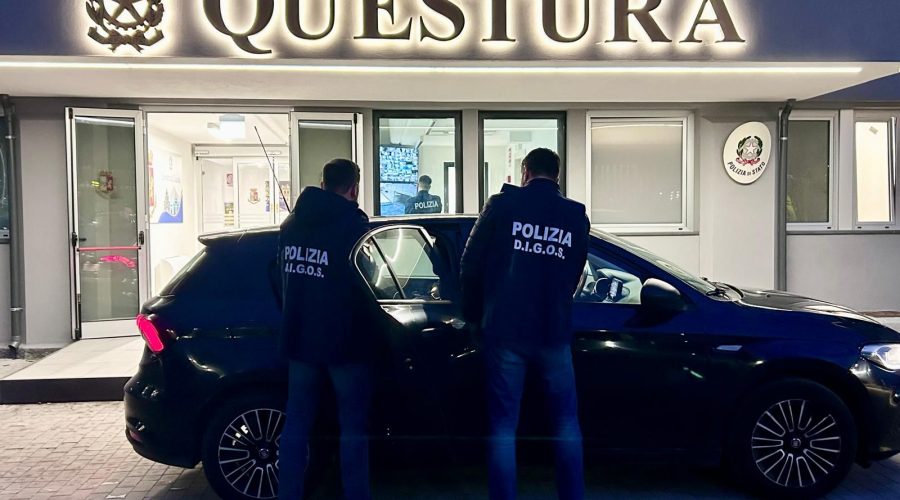 Bombe carta durante Catania-Ascoli: arrestati due ultras