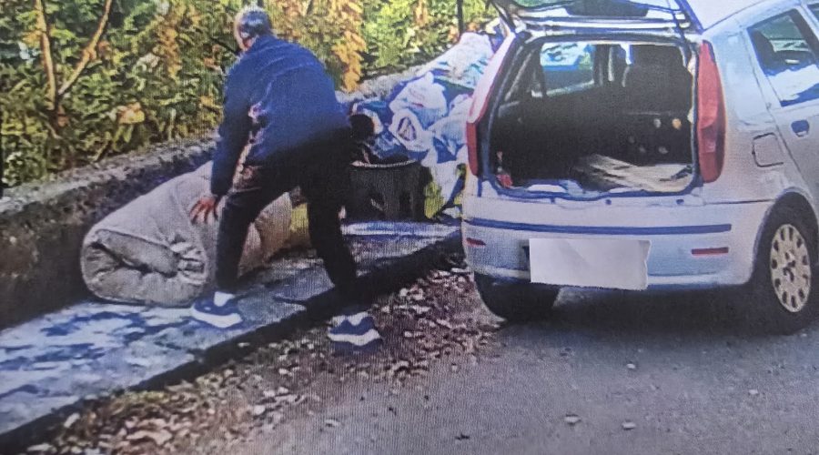Riposto, sorpresi ad abbandonare rifiuti lungo le strade: due “sporcaccioni” denunciati