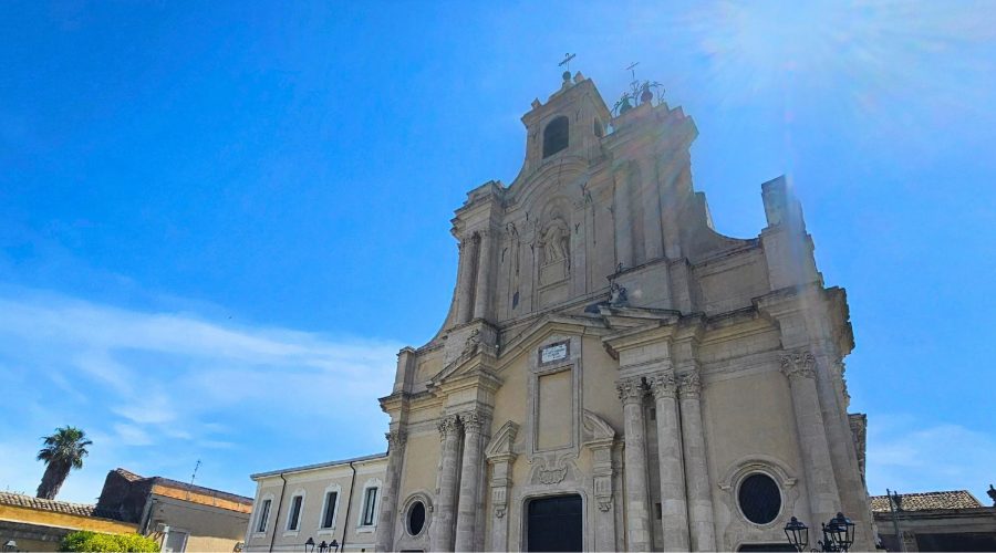 Aci Sant’Antonio, consegnati i lavori di riparazione della volta della chiesa Madre
