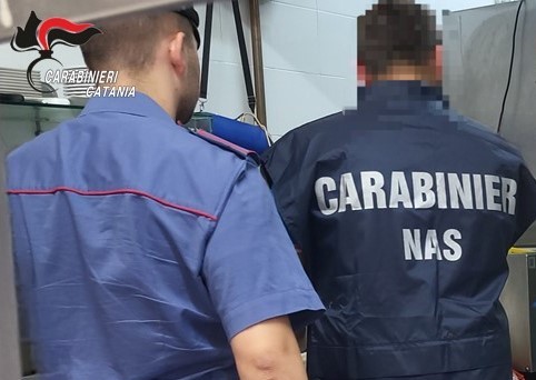 Piedimonte Etneo, controlli a tutela dei consumatori: NAS e Carabinieri scoprono irregolarità in una pasticceria