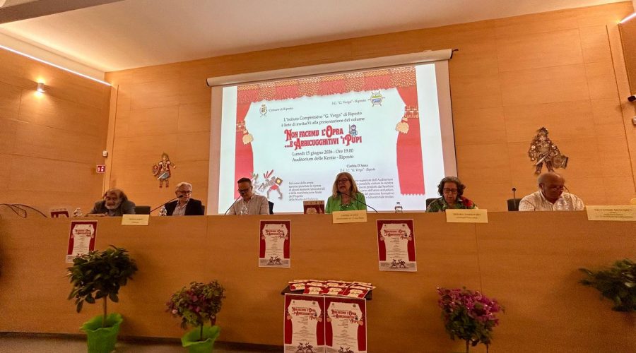 Riposto, successo per la presentazione del volume “Non facemu l’opra e arricugghitivi i pupi”