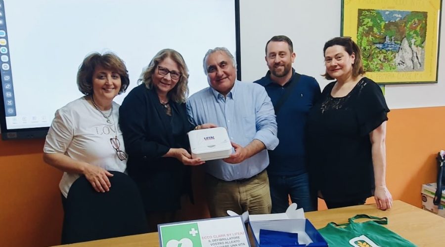 Confagricoltura dona un defibrillatore alla scuola di Francavilla di Sicilia