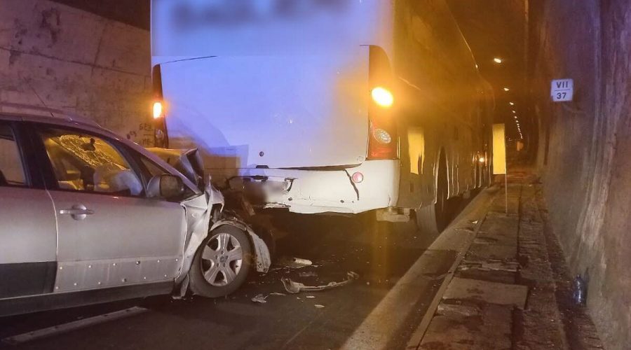 A18, incidente mortale nella notte: vittima un 29enne di Biancavilla. Ferita una bambina di 6 anni