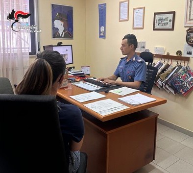 Riposto, viene aggredita dal compagno: decisivo l’intervento dei Carabinieri. Arrestato un 38enne per atti persecutori e rapina