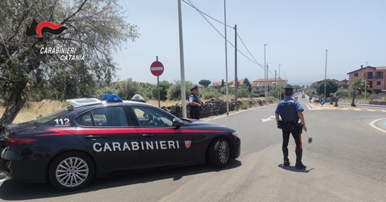 Bimbo di 3 anni trovato da solo in strada: i Carabinieri lo mettono in salvo e denunciano la madre