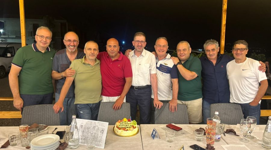 A 40 anni dal diploma la VA Meccanica del Fermi di Giarre si ritrova per una serata tra ricordi e commozione
