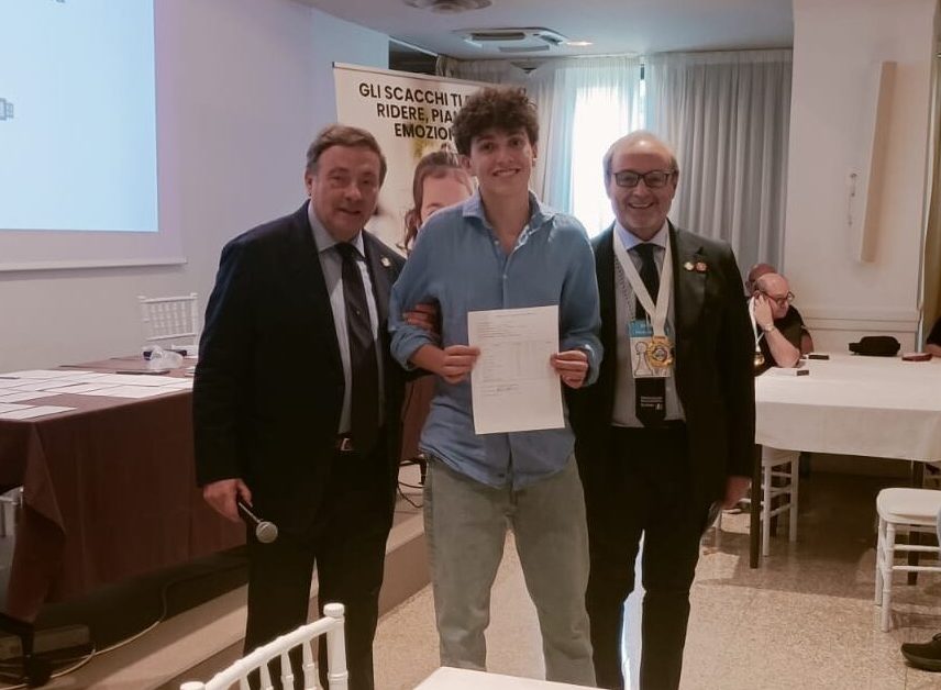 Lo studente del Liceo Scientifico “Leonardo” di Giarre, Davide Pulvirenti, conquista il podio ai Campionati Italiani di Scacchi