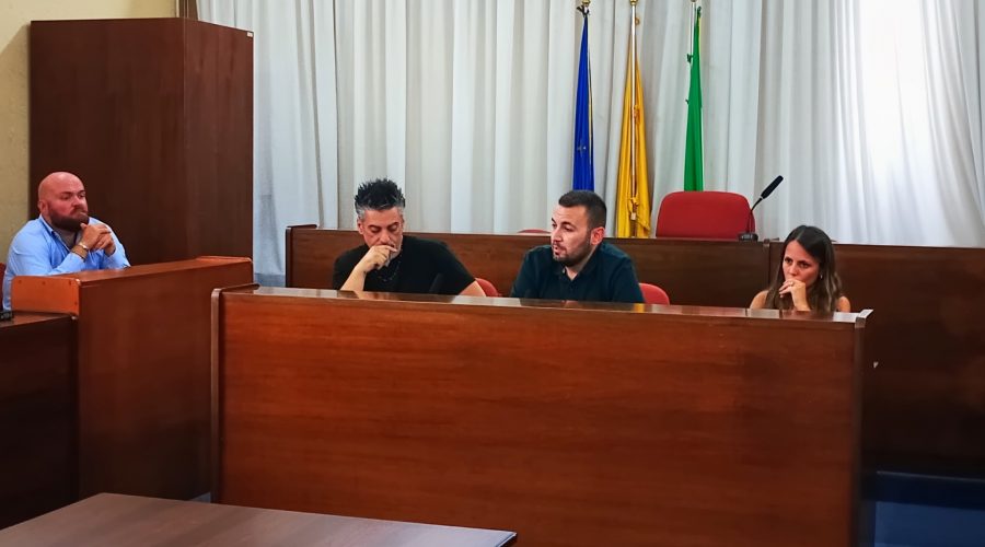 Mascali, al via la programmazione dell’estate 2026. Il vicesindaco Alberto Cardillo incontra le associazioni del territorio VIDEO