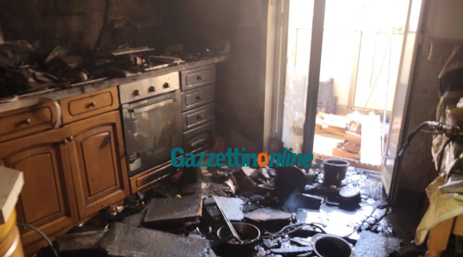 Giarre, incendio in un’abitazione: donna salvata dai Vigili del fuoco e trasferita al Cannizzaro