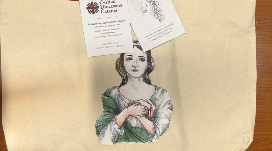 Le borse di Sant’Agata dei giovani detenuti donate dalla Caritas ai convegnisti della settimana liturgica nazionale