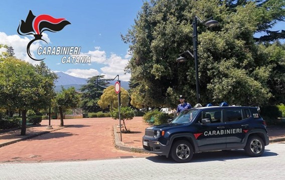 Beccato a Linguaglossa nonostante il “foglio di via”, con un auto senza assicurazione e senza patente: denunciato