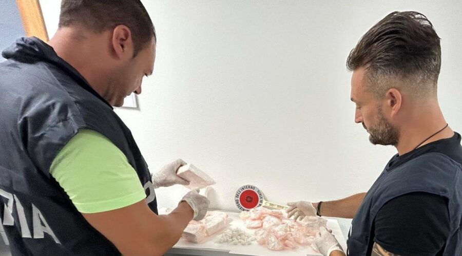 Scoperto deposito con 3,5 kg di cocaina: manette per un 59enne