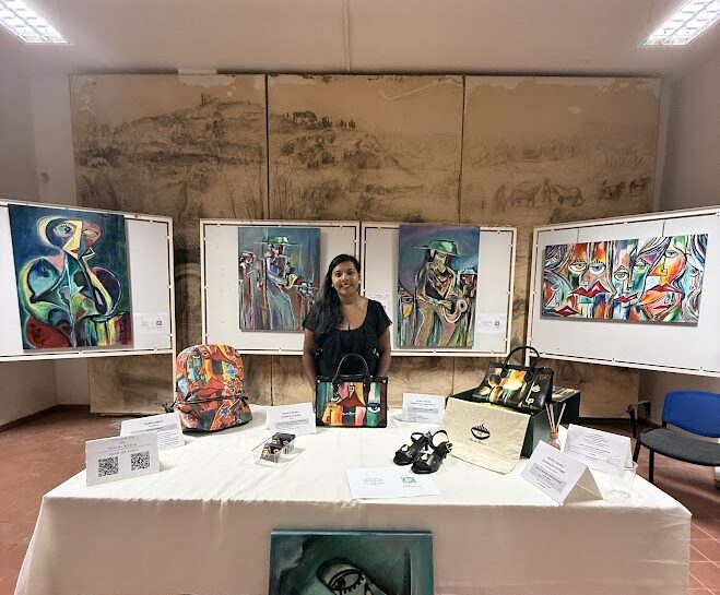 Riposto, successo di pubblico per la mostra di Mamta Jharia a Palazzo Vigo: arte, identità e un ponte tra India e Sicilia