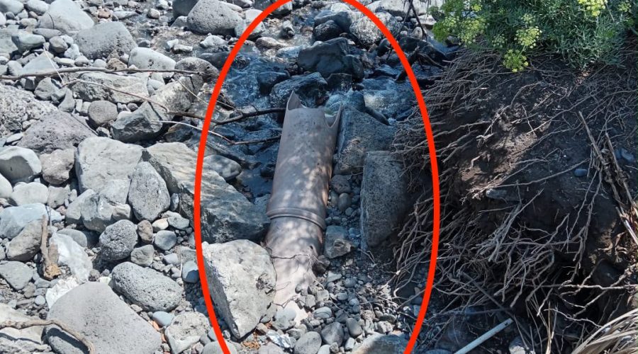 Torre Archirafi, reflui fognari scaricati in mare e sdegno dei bagnanti. Le accuse di Primavera