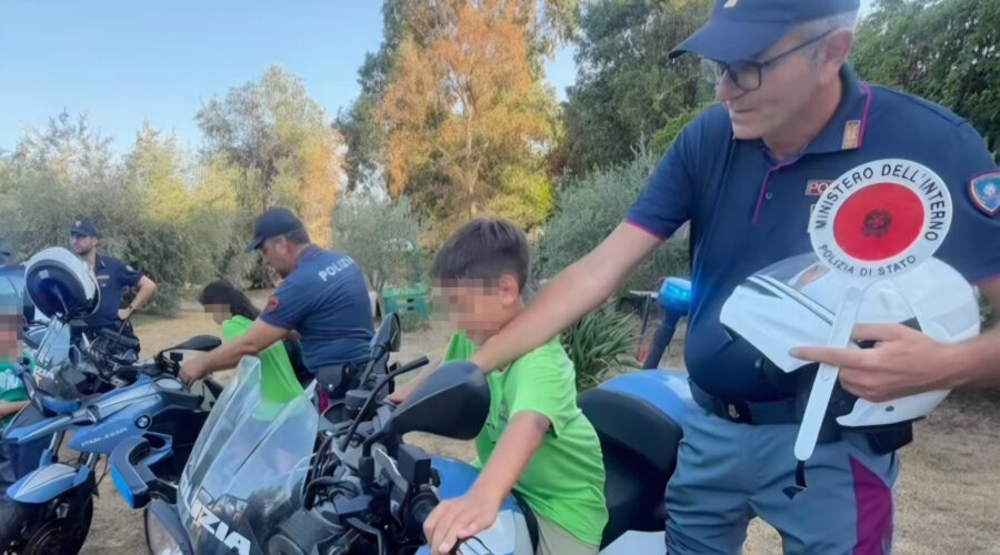“Alleniamoci alla legalità”: la Polizia di Stato tra i ragazzi del Centro Sportivo SSD Belajar di Riposto