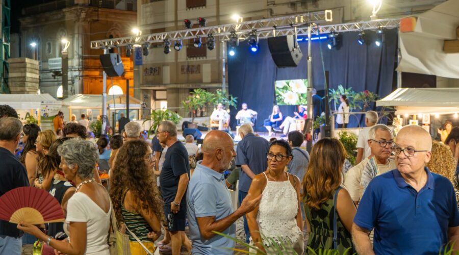 Festa della Pomelia, successo per la prima serata. Riposto guarda alla California e apre nuovi canali di scambio